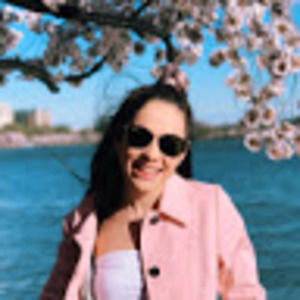 Meet your Posher, Caitlin